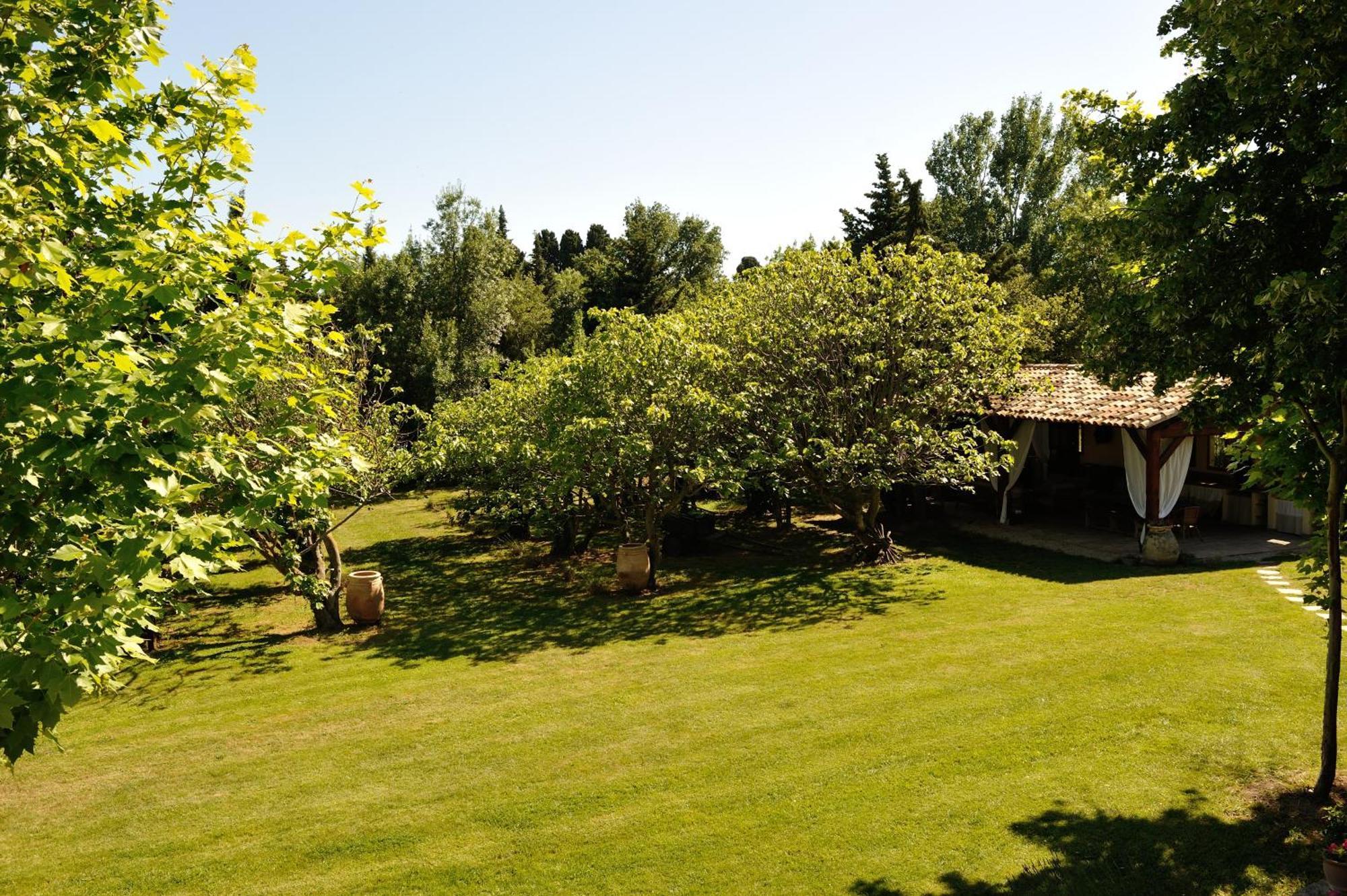 Chambres D'Hotes Domaine Des Machottes Grans Exterior foto
