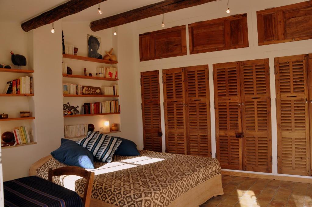 Chambres D'Hotes Domaine Des Machottes Grans Habitación foto