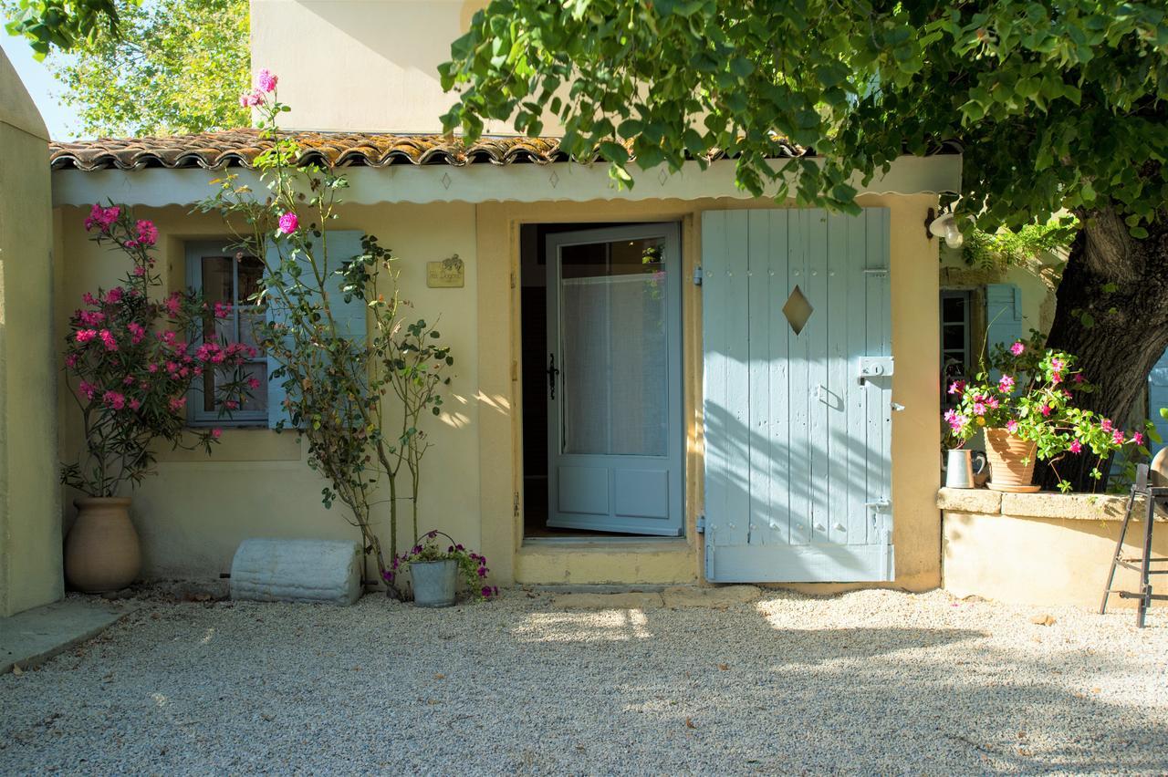 Chambres D'Hotes Domaine Des Machottes Grans Exterior foto
