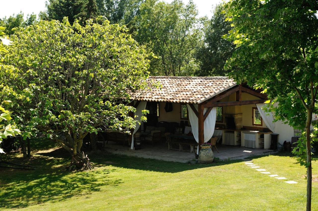 Chambres D'Hotes Domaine Des Machottes Grans Exterior foto
